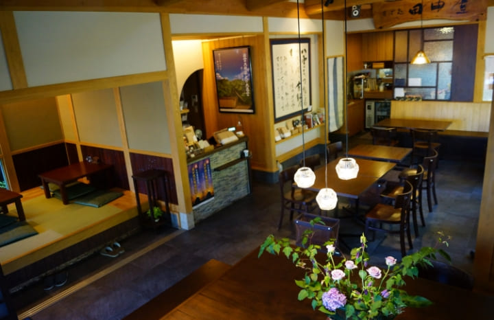そば処 田中屋店舗内観