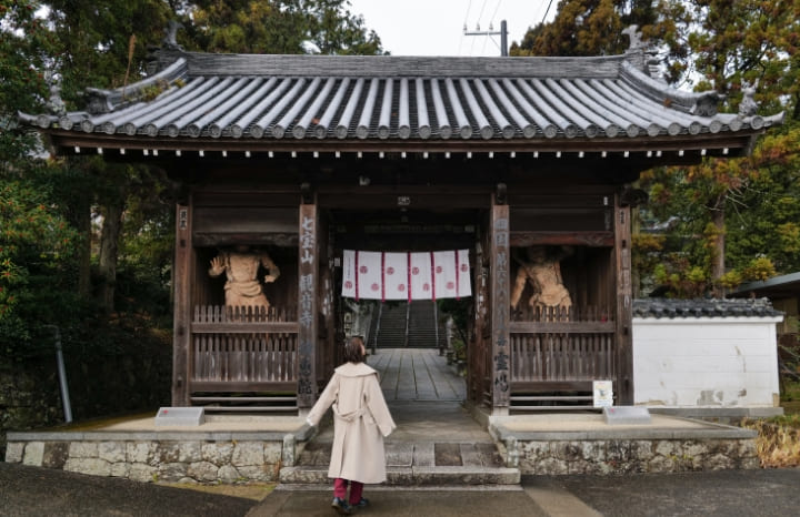 68番札所「神恵院」69番札所「観音寺」仁王門