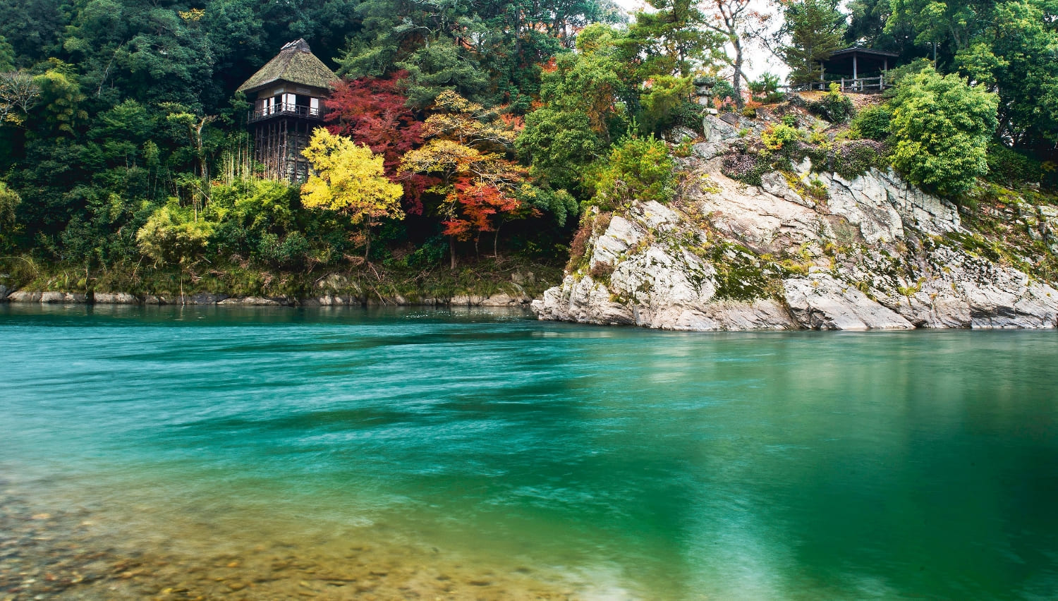 臥龍山荘　清流肱川