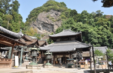 生駒山寶山寺（生駒聖天）本堂外観