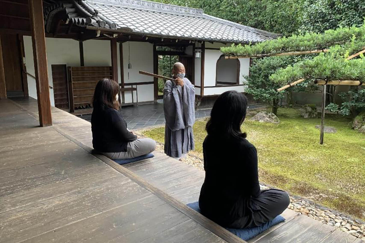 早朝座禅体験